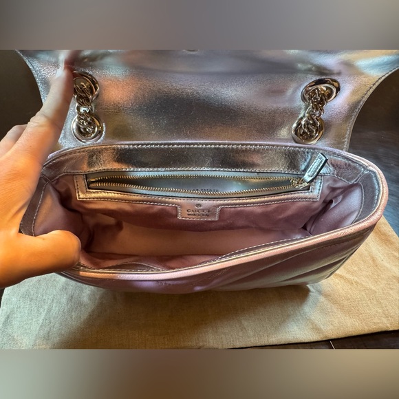 New Authentic Gucci GG Logo Marmont Iridescent Pink Leather Shoulder Bag Small - Picture 13 of 14